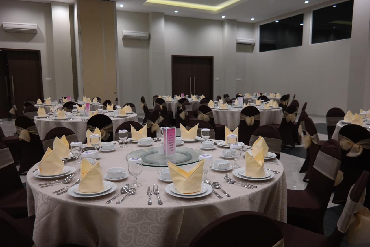 Amantis Hotel Demak Exterior foto
